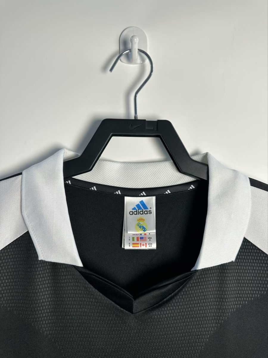 maillot extérieur Real Madrid saison 2001 2002