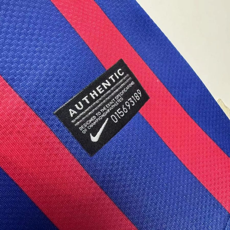 maillot-officiel-barca-2011-2012-version-domicile maillot officiel Barça 2011 2012 version domicile