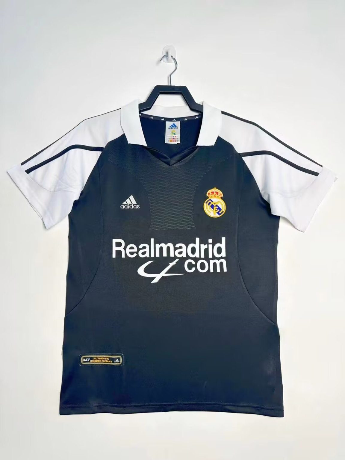 maillot-real-madrid-exterieur-20012002 MAILLOT REAL MADRID EXTERIEUR 20012002