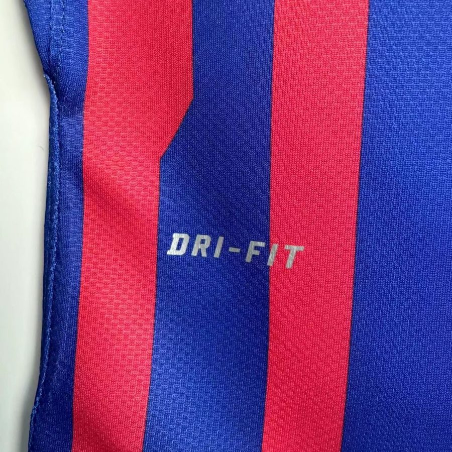 maillot-supporter-fc-barcelona-domicile-saison-2011-2012 maillot supporter FC Barcelona domicile saison 2011 2012