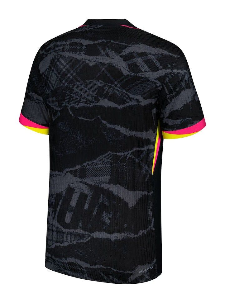 maillot-third-chelsea-fc-saison-deux-mille-vingt-quatre-deux-mille-vingt-cinq-tenue-exterieure-officielle maillot third Chelsea FC saison deux mille vingt quatre deux mille vingt cinq tenue extérieure officielle