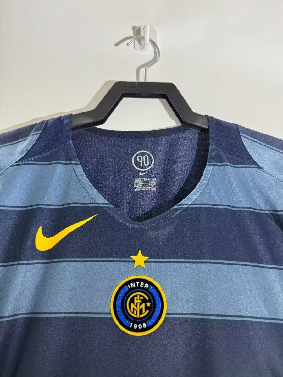 Maillot third de l Inter Milan saison deux mille quatre deux mille cinq