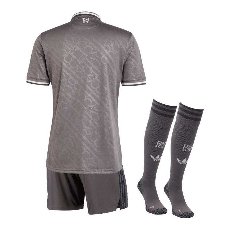 tenue-de-football-enfant-real-madrid-troisieme-maillot-saison-2024-2025-avec-short tenue de football enfant Real Madrid troisième maillot saison 2024 2025 avec short