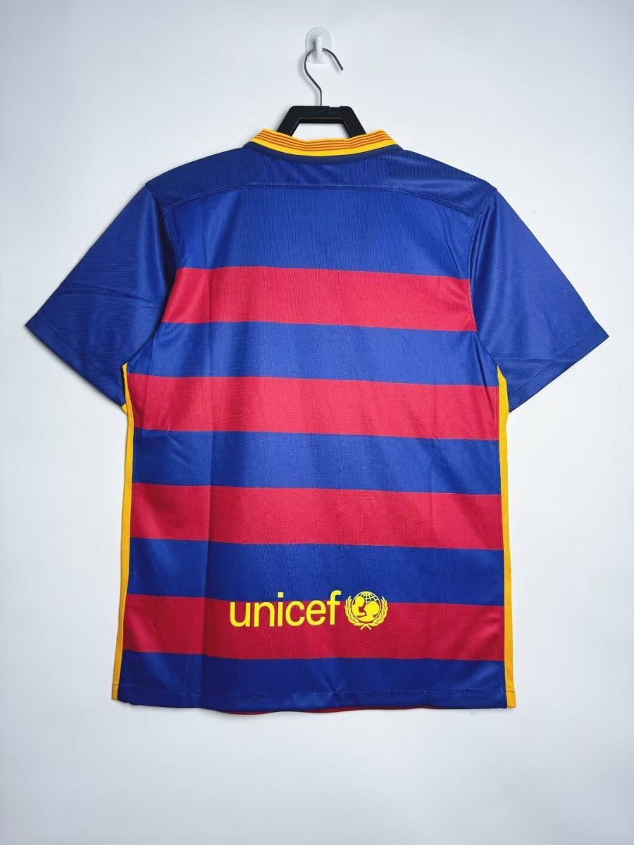 tenue de football FC Barcelone domicile modèle deux mille quinze deux mille seize
