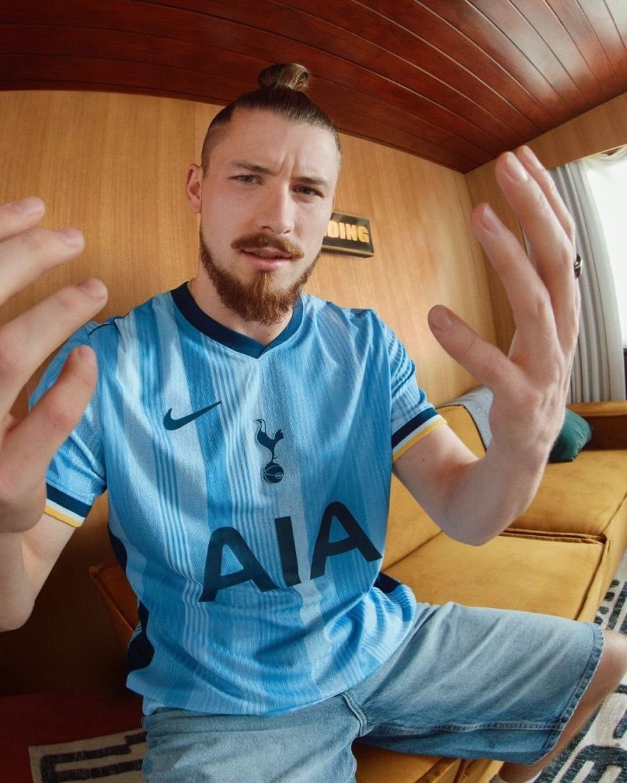 tenue de football Tottenham Hotspur blanc et bleu marine version extérieur