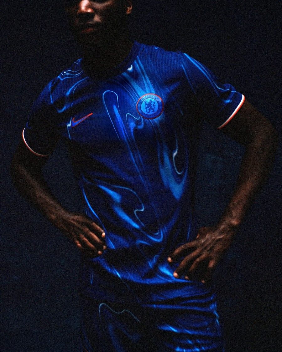 tenue-de-match-chelsea-fc-home-kit-2024-2025-maillot-bleu tenue de match Chelsea FC home kit 2024 2025 maillot bleu