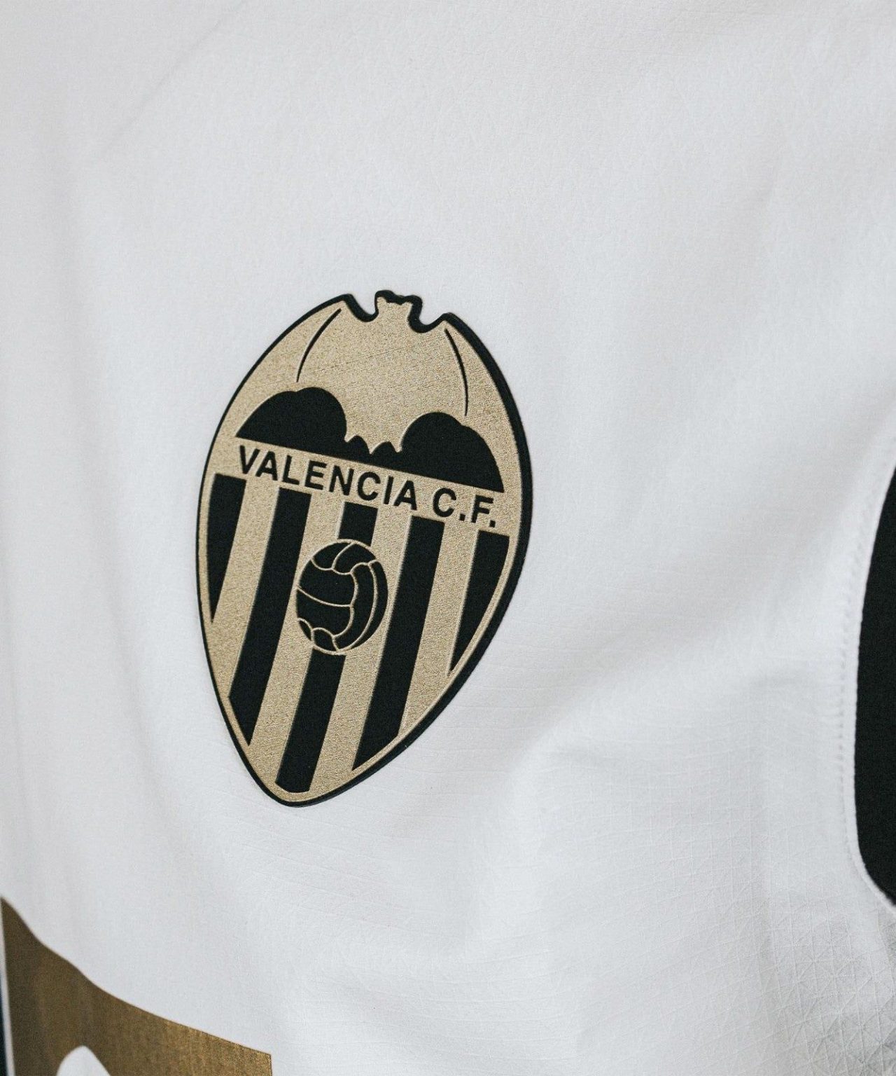 tenue domicile Valencia Club de Futbol 2024 2025 maillot de football