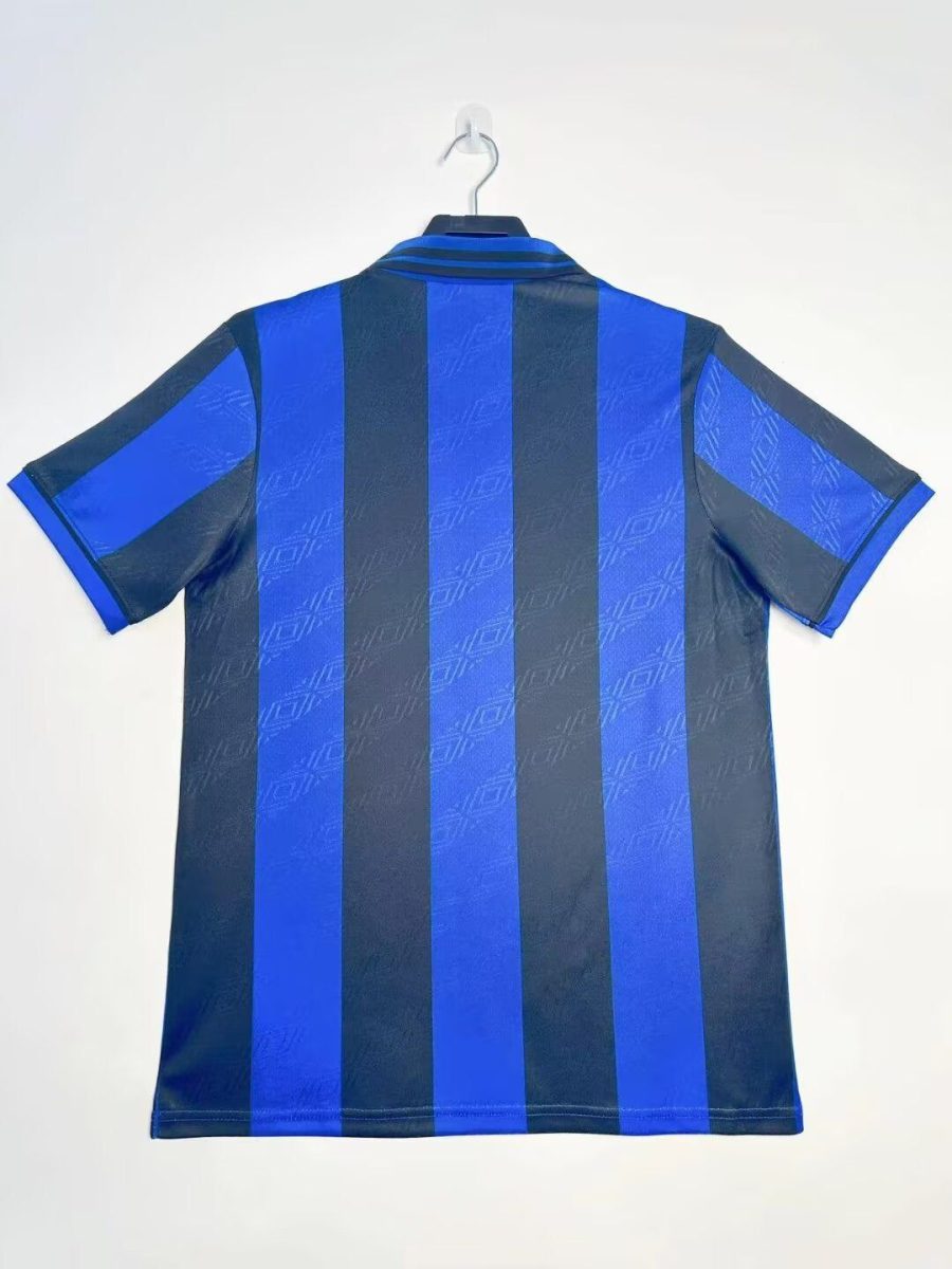 tenue-football-inter-milan-domicile-collection-retro-1995-1996 tenue football Inter Milan domicile collection rétro 1995 1996