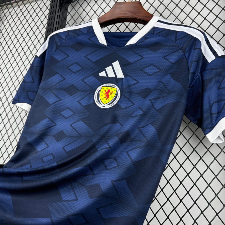 tenue officielle Écosse bleu marine maillot domicile 2026