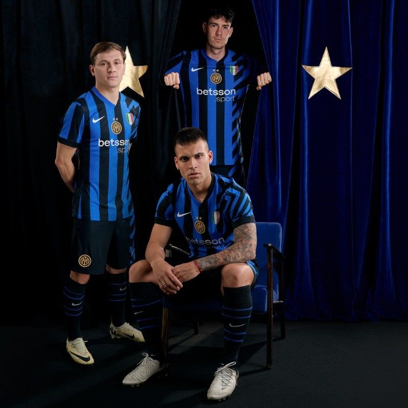 tenue-officielle-inter-milan-a-domicile-jersey-de-football-rayures-nerazzurri Tenue officielle Inter Milan à domicile jersey de football rayures nerazzurri