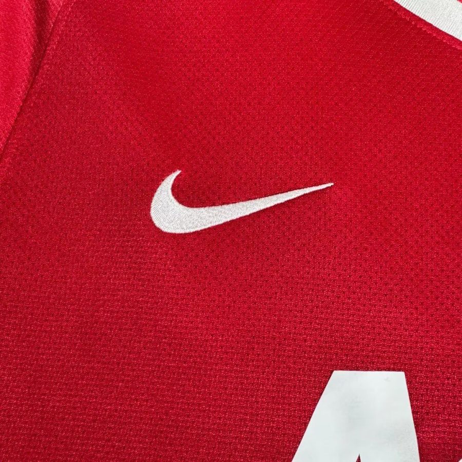 tenue officielle Manchester United home saison 2010 2011