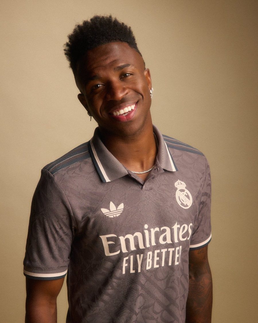 Tunique extérieure Real Madrid third violet avec écusson du club