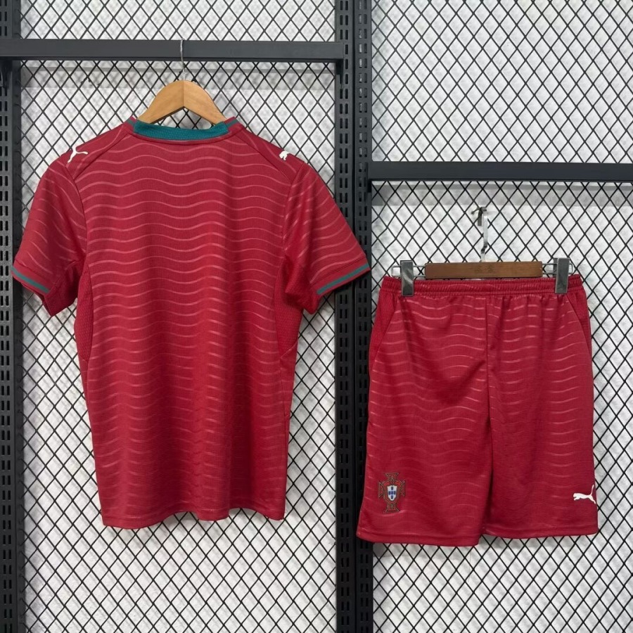 018bdb8d4e41d7d7214ff480f3c8ebe3.jpg Maillot Portugal Domicile 2025/26 Adult