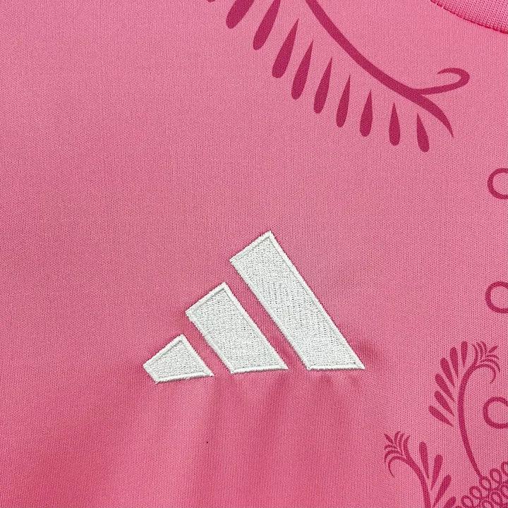 02a012b030fb4108d5fdd6ce294afe0f.jpg Maillot Algérie 2025-2026 Rose Premium