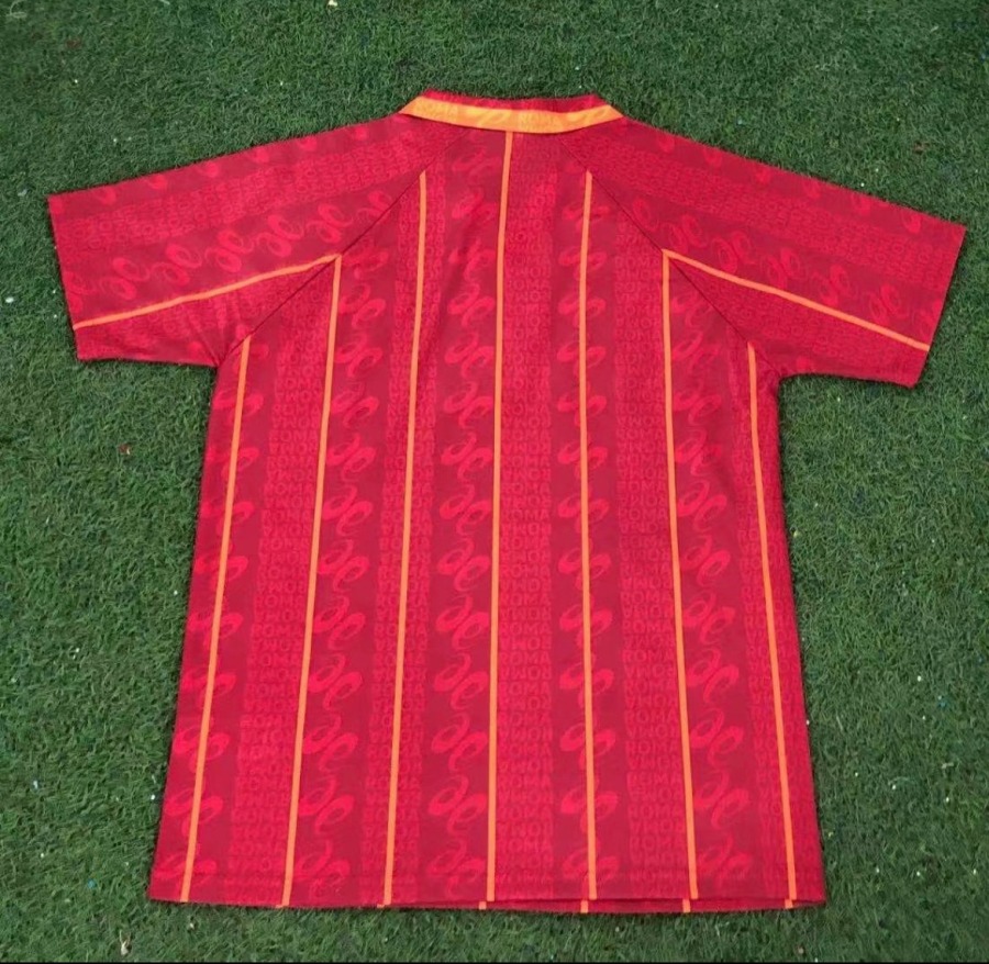 03D3DCE0-3843-43C9-9167-7BC5399DA25A.jpg Maillot AS Roma 1996/97 Domicile