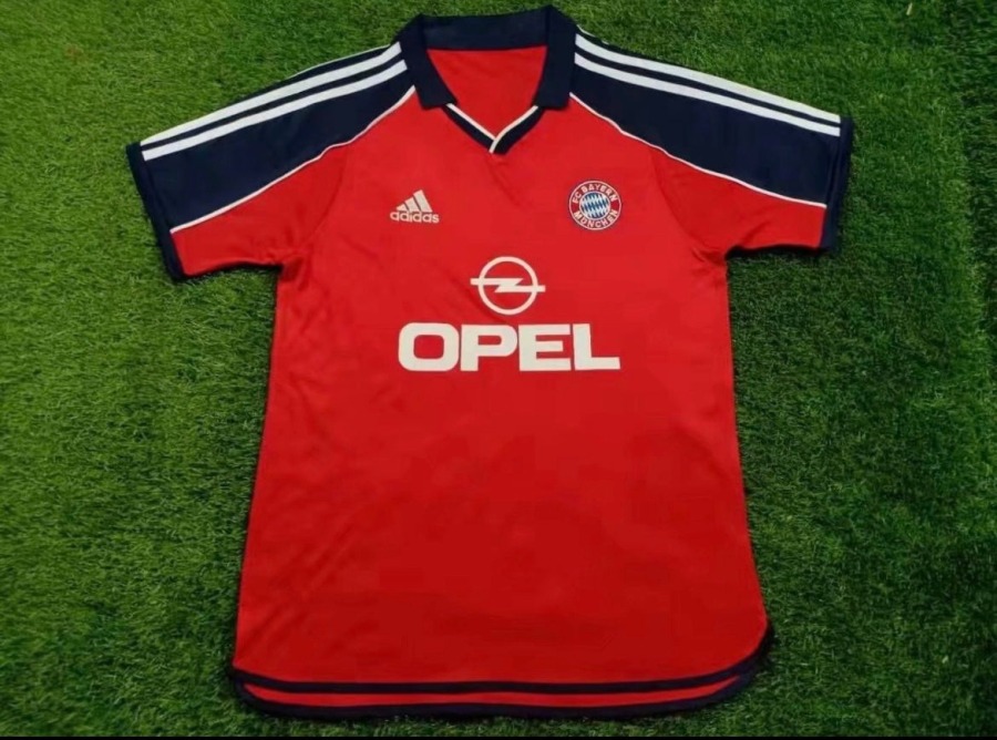 17E2B2F9-C643-49D4-A705-28A2605EFBD9.jpg Maillot FC Bayern Munich 1999/00 Vintage