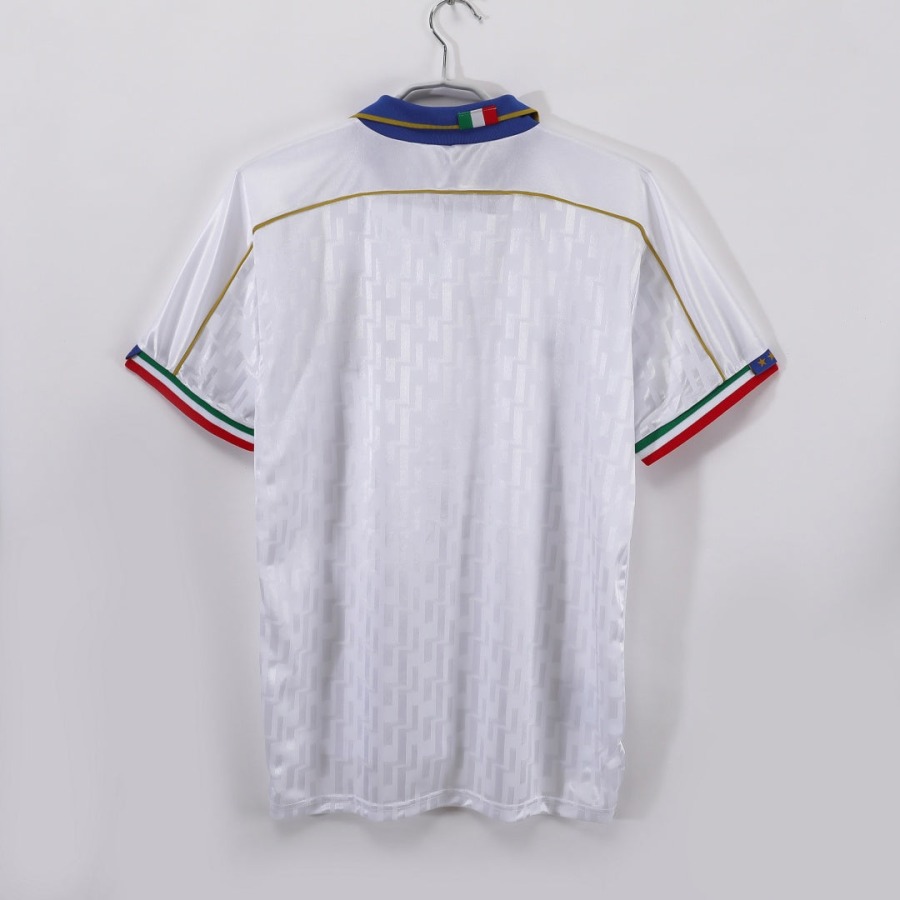 17d19eb8745d3d099b3ca752a1a2ce28.jpg Maillot Italie Extérieur 1995 Retro