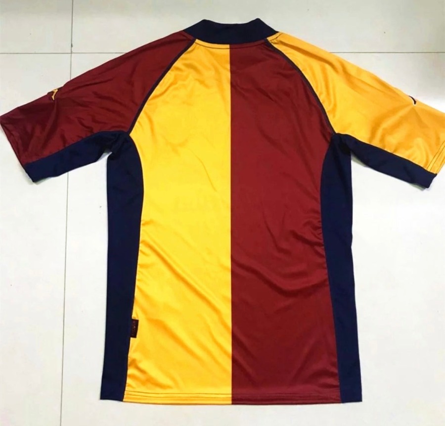 35954EED-BB52-4440-BADA-7068C7D56917.jpg Maillot AS Roma Domicile 2001/02
