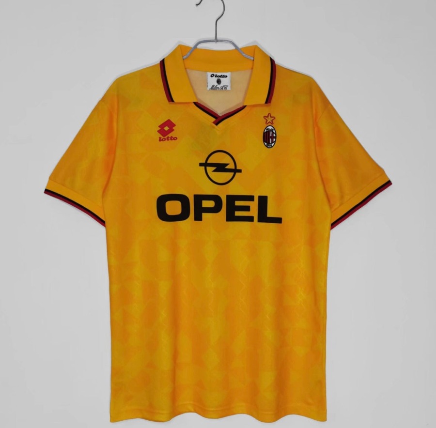 38F9A657-81AA-4455-A0D5-6CE352E99EB2.jpg Maillot AC Milan Third 1995/96