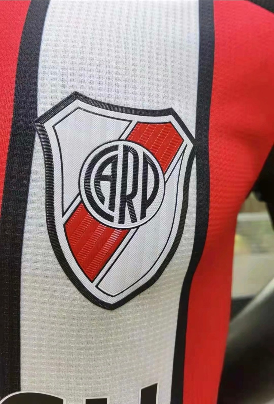 39820BAF-440C-41E9-880C-E63D118F5DF0.jpg Maillot River Plate Domicile 2021/22