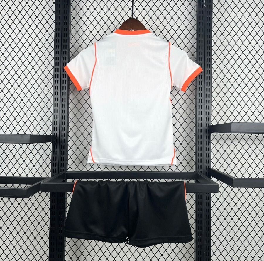 403C45FE-0894-4FA6-80EB-96FA9074474F.jpg Maillot Pays Bas Enfant Extérieur 2026