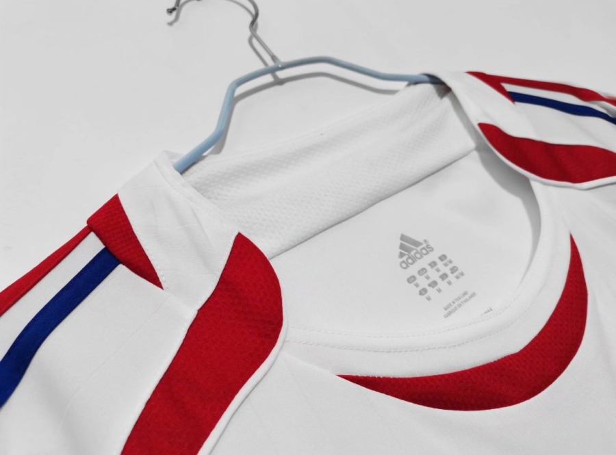 423C7D3E-7727-49F7-ADAB-E2949B54B305.jpg Maillot France 2006 Extérieur