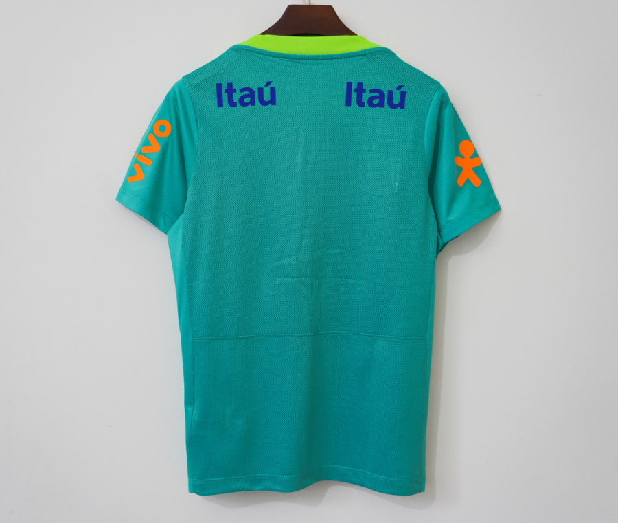 48ee7d914fbf9e078002d5a1fc10d802.png Maillot Brésil Training Vert 2004 Rétro