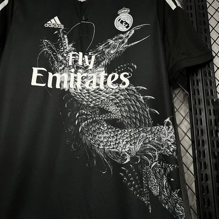 58d0c8bc0f70633a9b91862a9c77b096.jpg Maillot Real Madrid Rétro 2014-2015