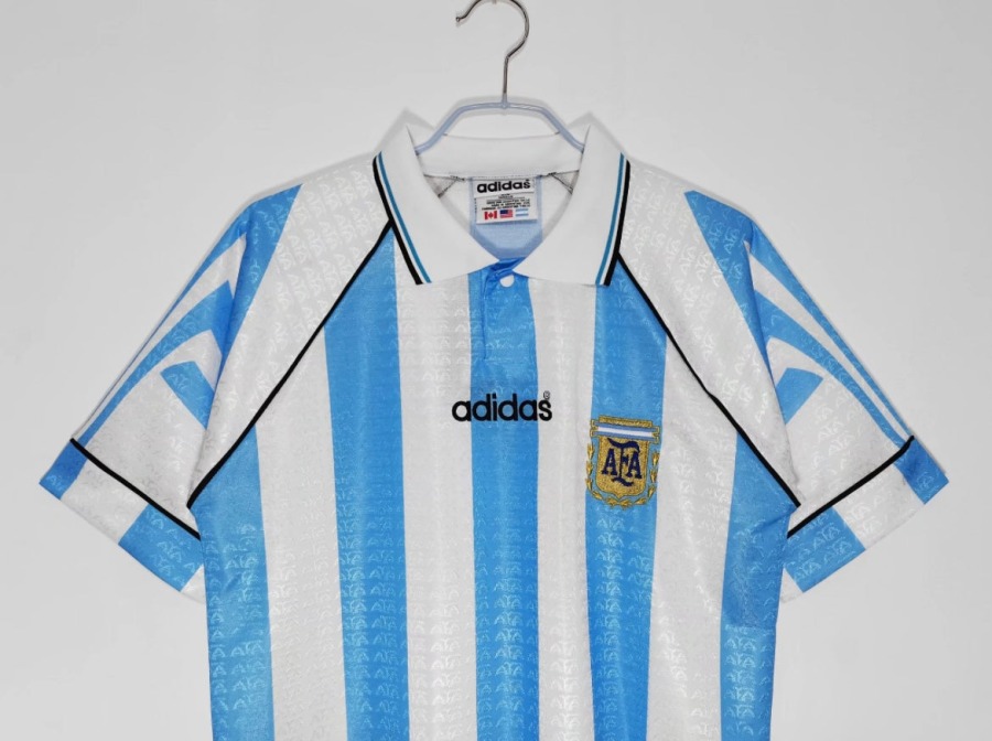 6438026E-47E7-4553-B500-B54F543793DA.jpg Maillot Argentine Domicile 1996