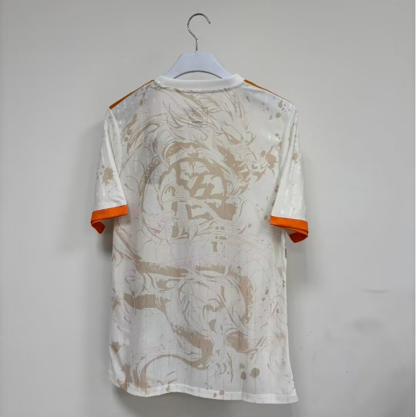 6c1549c8957e3501169a4f46724f7185_fa77d456-c0ab-49c1-9790-278be193ebf1.jpg Maillot Algérie 2025/26 Edition Spéciale