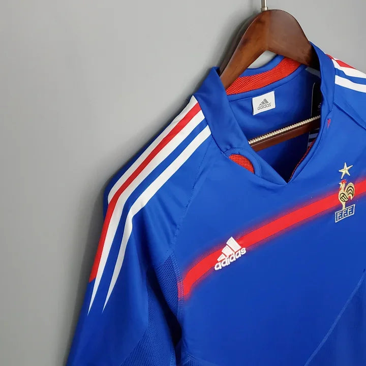 6ccbffa3dd5c181ea41891eec6ef90b1.jpg Maillot Équipe de France 2004 Vintage Football
