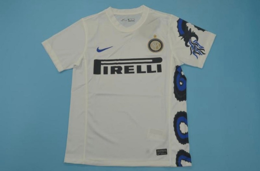 7B6BB879-5EE5-4946-9F1D-23D7A8986F24.jpg Maillot Inter Milan Extérieur 2010/11