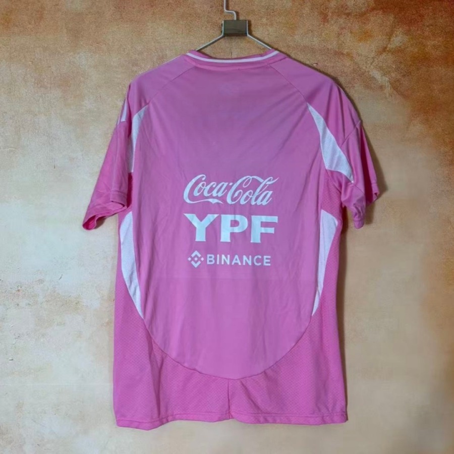 7caa7eea8447d417ee669a89988f65b6.jpg Maillot Argentine 2024/25 Rose Edition
