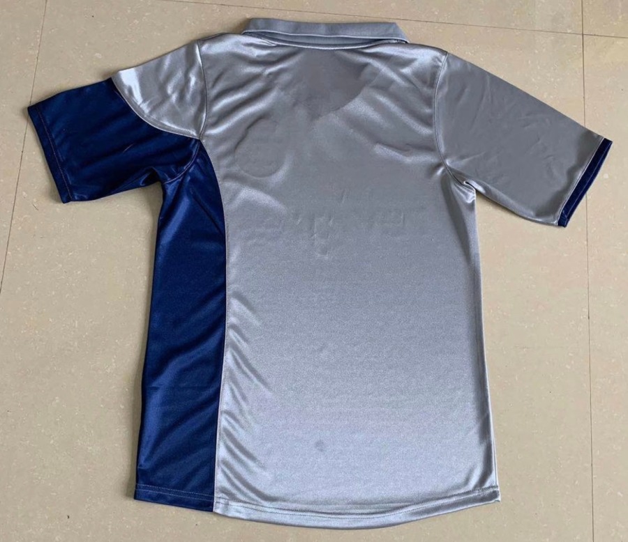 802AA17C-449B-4F9D-88B2-4481838F1871.jpg Maillot FC Porto Extérieur 2001/02
