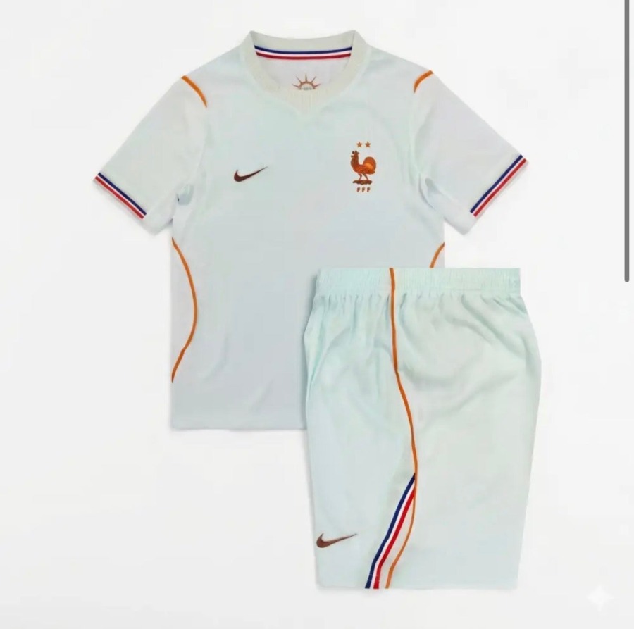 8439940A-2756-4DFF-B810-F6908EF64DE6.jpg Maillot France Extérieur Enfant 2026