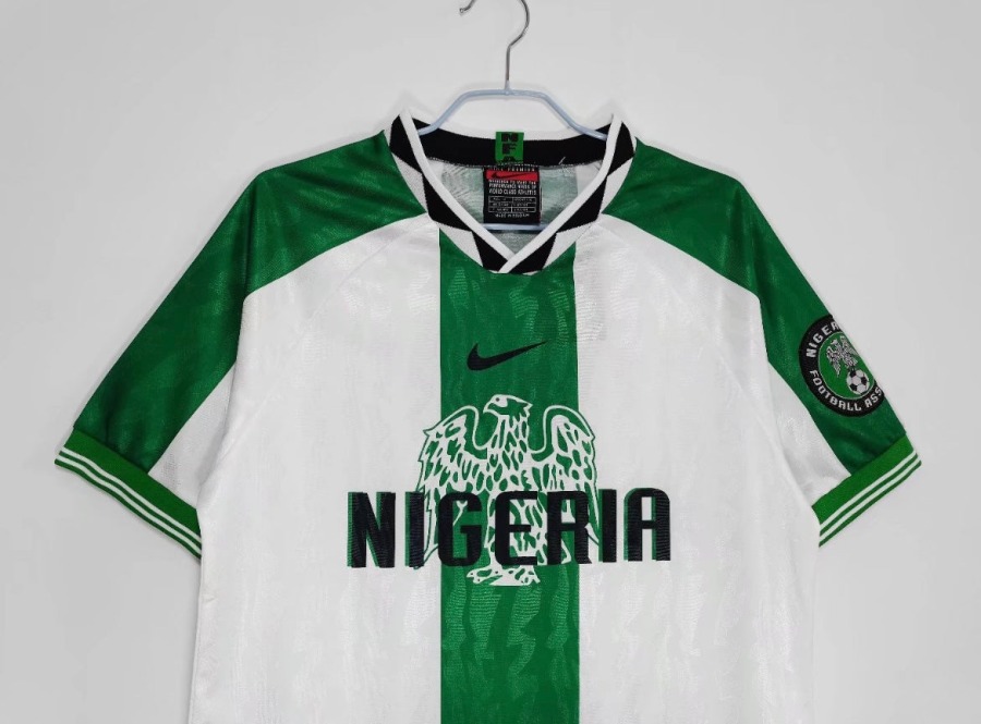 8C7ACAD3-F15D-4DE2-82DA-6F95C8020619.jpg Maillot Nigéria Extérieur 1996