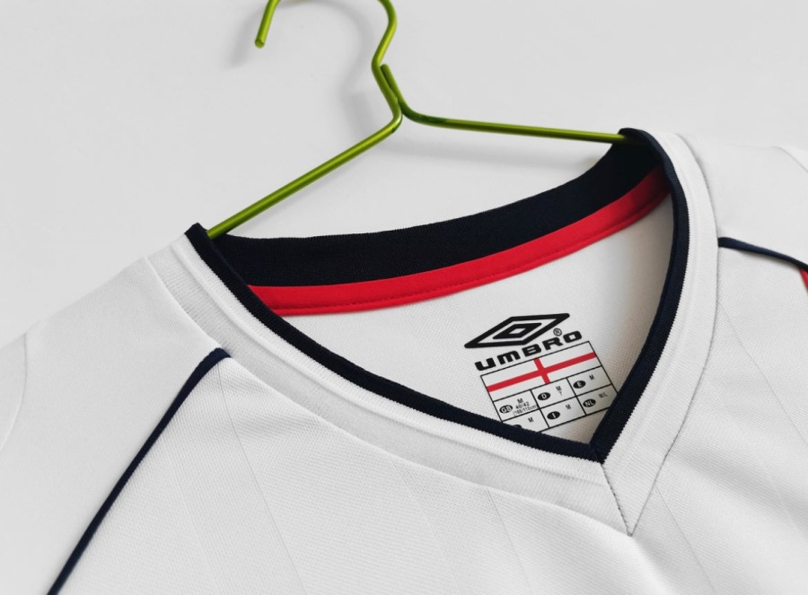8CCD4310-7962-4634-B616-3A104A340027.jpg Maillot Angleterre 2002 Domicile Manches Longues