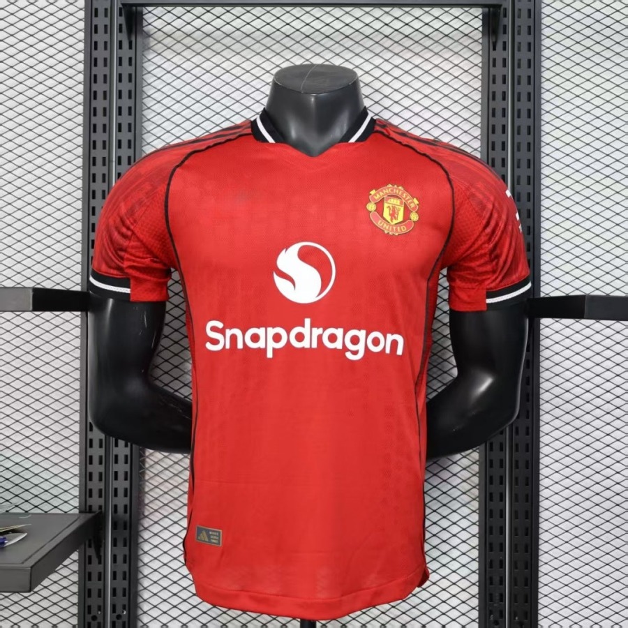 8e5642f17219c60cfaaa384f74156d4b.jpg Maillot Manchester United Home 2025/26 Version Player