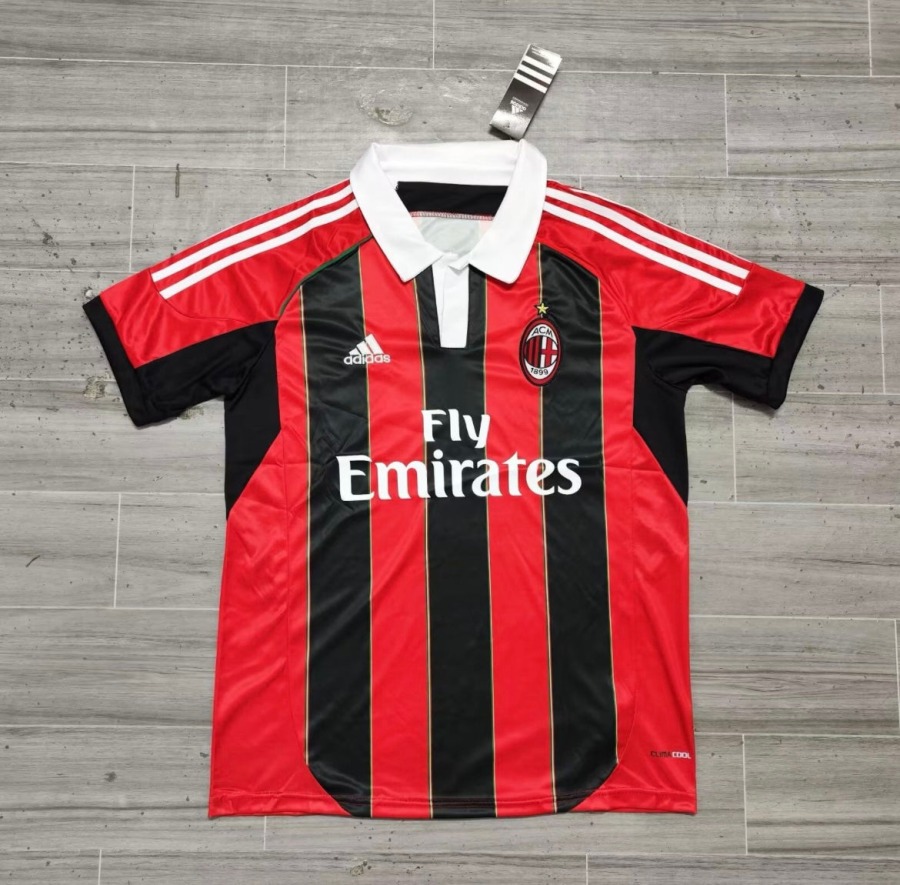 923B0618-3B89-44EC-A4CF-2008A4EA600F.jpg Maillot AC Milan Domicile 2012/13
