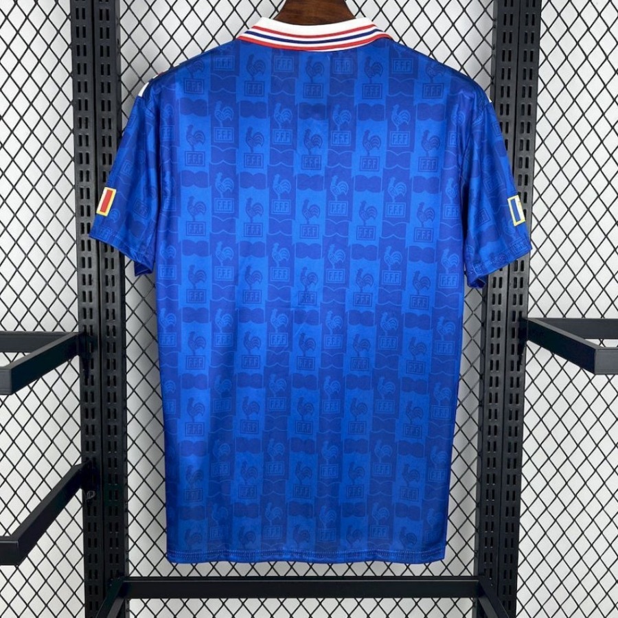 95e47edcf77529aee40558540affc03d.jpg Maillot France Domicile Rétro 1996