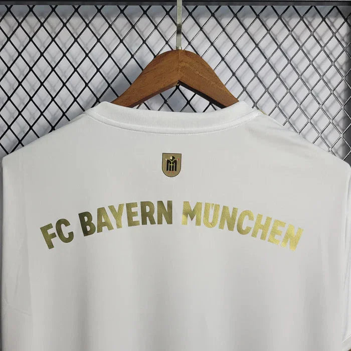 A1217CFA-46B9-4F3D-AE6B-F7E1460AB75E.jpg Maillot Bayern Munich 2022-2023 Extérieur