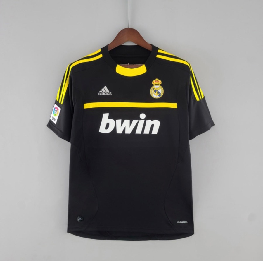 B2469A6F-C09E-4CB9-91DE-FB1AF753B495.jpg Maillot Real Madrid Gardien 2011/12
