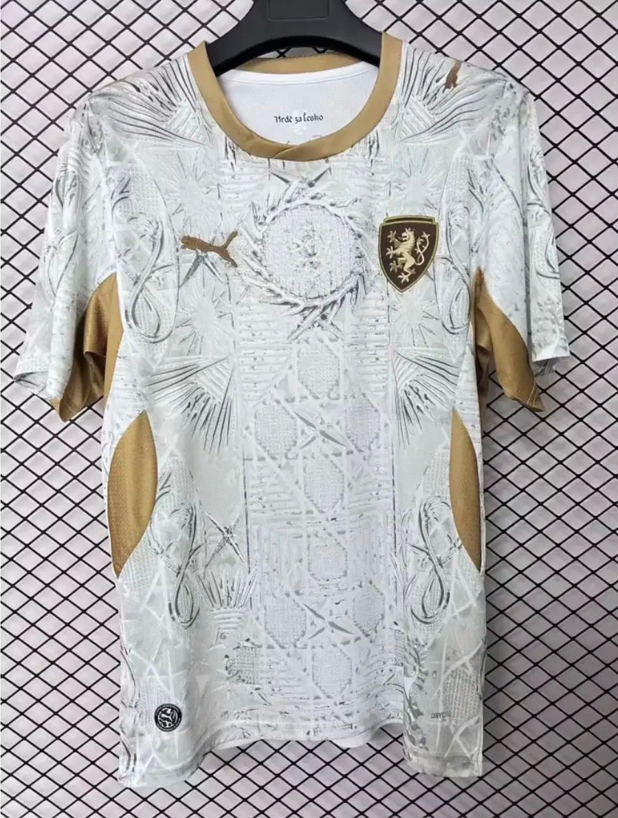 B27E6AE6-18CF-4CA7-B32E-F481A32F27F4.jpg Maillot République Tchèque Extérieur 2026