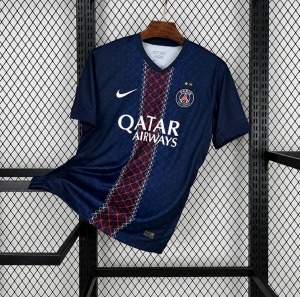 CC083224-255E-4228-8BED-EB3B487AF78F.jpg Maillot PSG Domicile 2025/26 Deux Étoiles