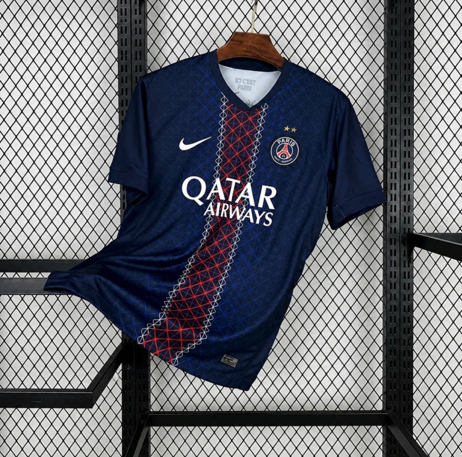 CC083224-255E-4228-8BED-EB3B487AF78F.jpg Maillot PSG Domicile 2025/26 Deux Étoiles
