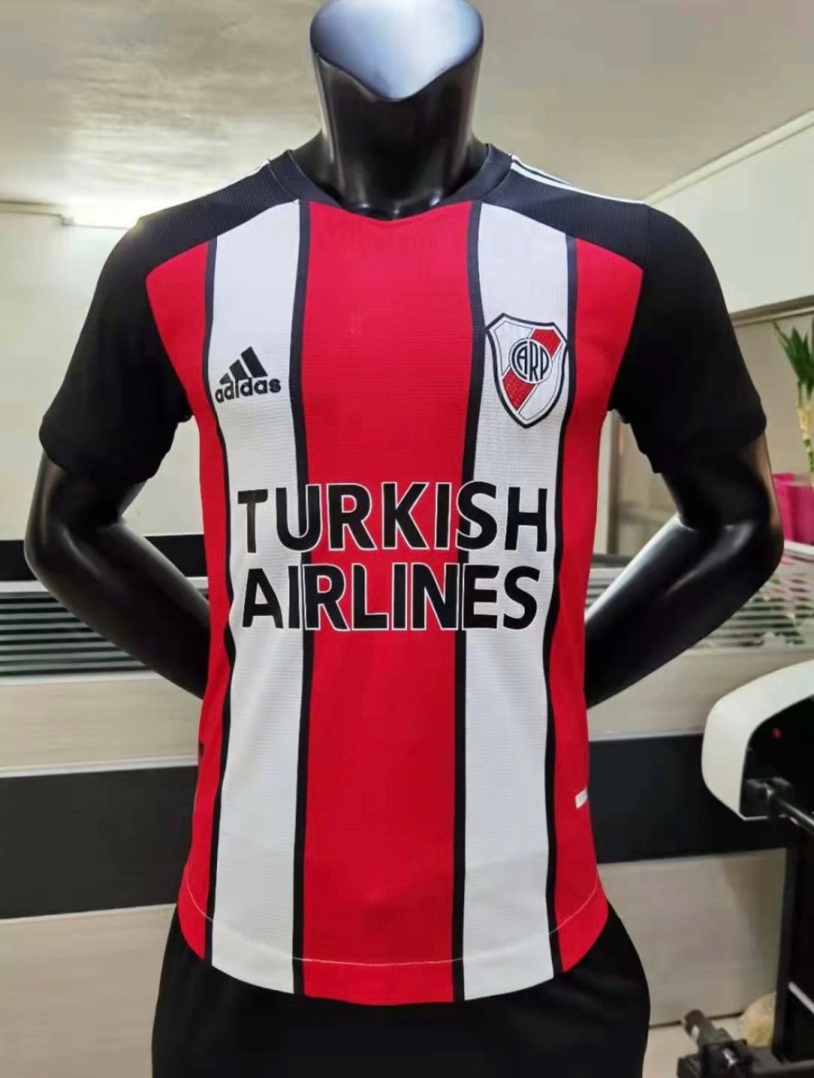 CD3FBD9F-3690-4588-9F51-7E767495C60A.jpg Maillot River Plate Domicile 2021/22