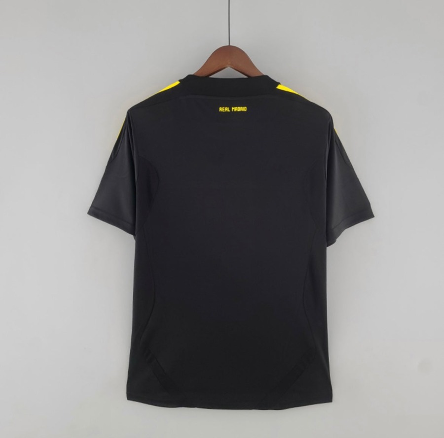 D244CEE5-A098-4321-A2F1-4544AA0609A3.jpg Maillot Real Madrid Gardien 2011/12