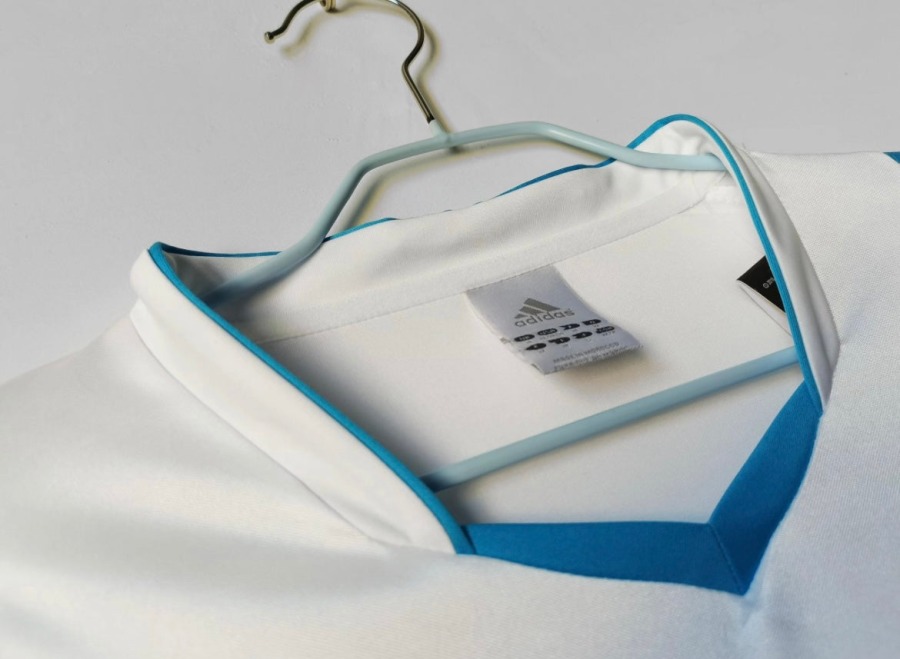 D6B9CE3E-2134-4C1B-A13E-9921D792B305.jpg Maillot OM Domicile 2002/03