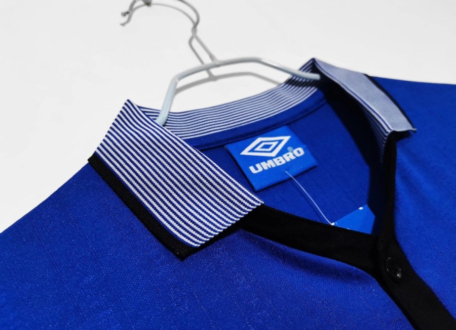 ECA5AB2D-FFFA-42E5-9552-9616898062C6.jpg Maillot Everton Domicile 1995/96