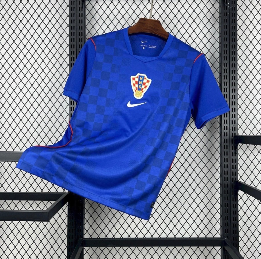 FF7B13C6-F6CD-4A76-A808-C9EB0AA79860.jpg Maillot Croatie Extérieur 2026